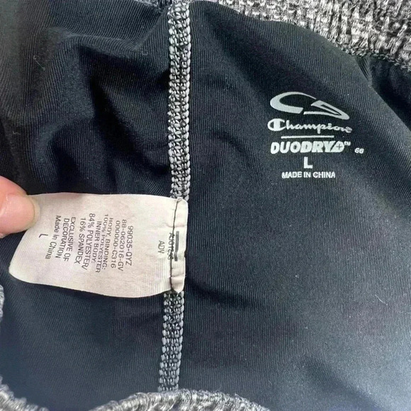 Champion duo dry women’s athletic shorts - Picture 3 of 4